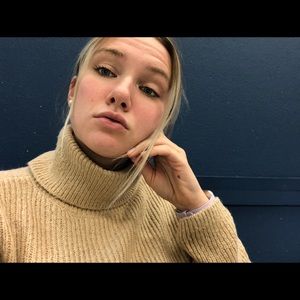 Meet your Posher, Cassandra